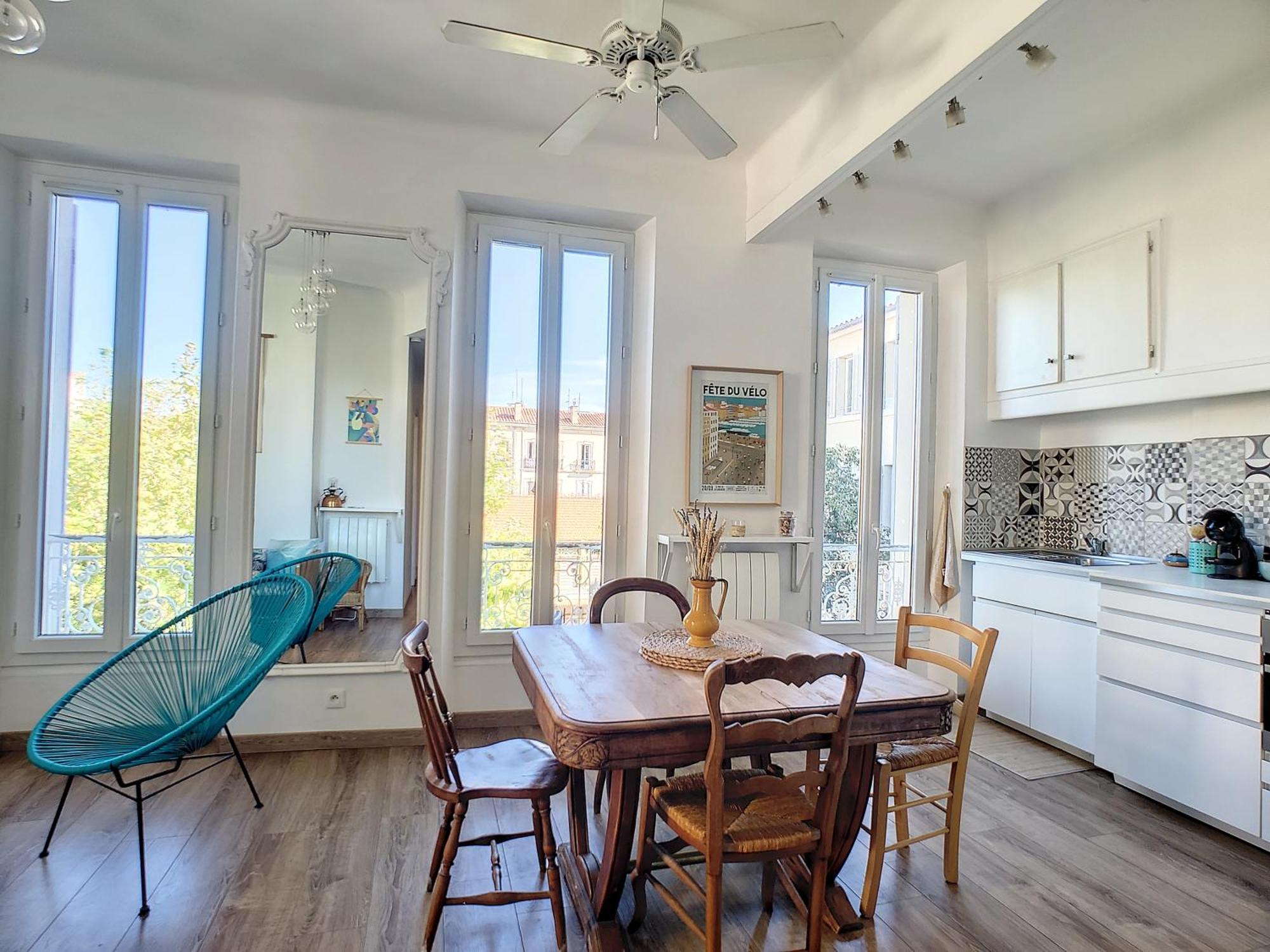 Casa Blue Sur Une Jolie Place Proche Du Vieux Port By Laconciergerie13 Λα Σιοτά Εξωτερικό φωτογραφία